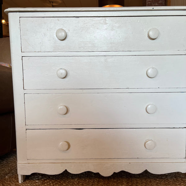 Vintage 4-Drawer Dresser